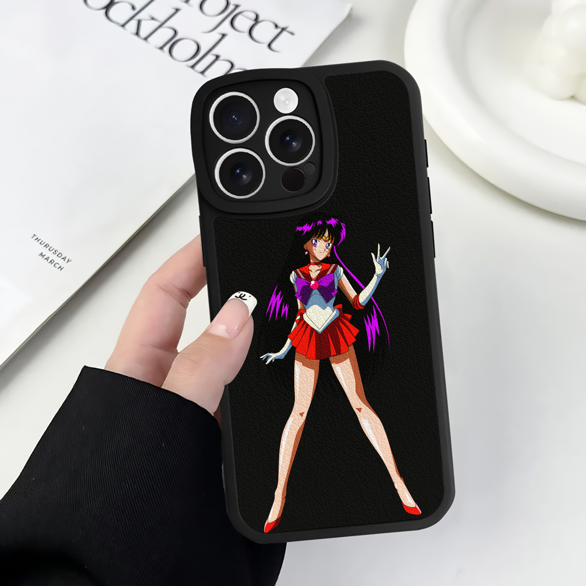 （画像用） 美少女戦士セーラームーン 火野レイ ひの レイ Sailor Moon Hino Rei （セーラーマーズ,Sailor Mars） 【iPhone 16シリーズ対応】シリコンスマホケース（レザー調） 材質：シリコン